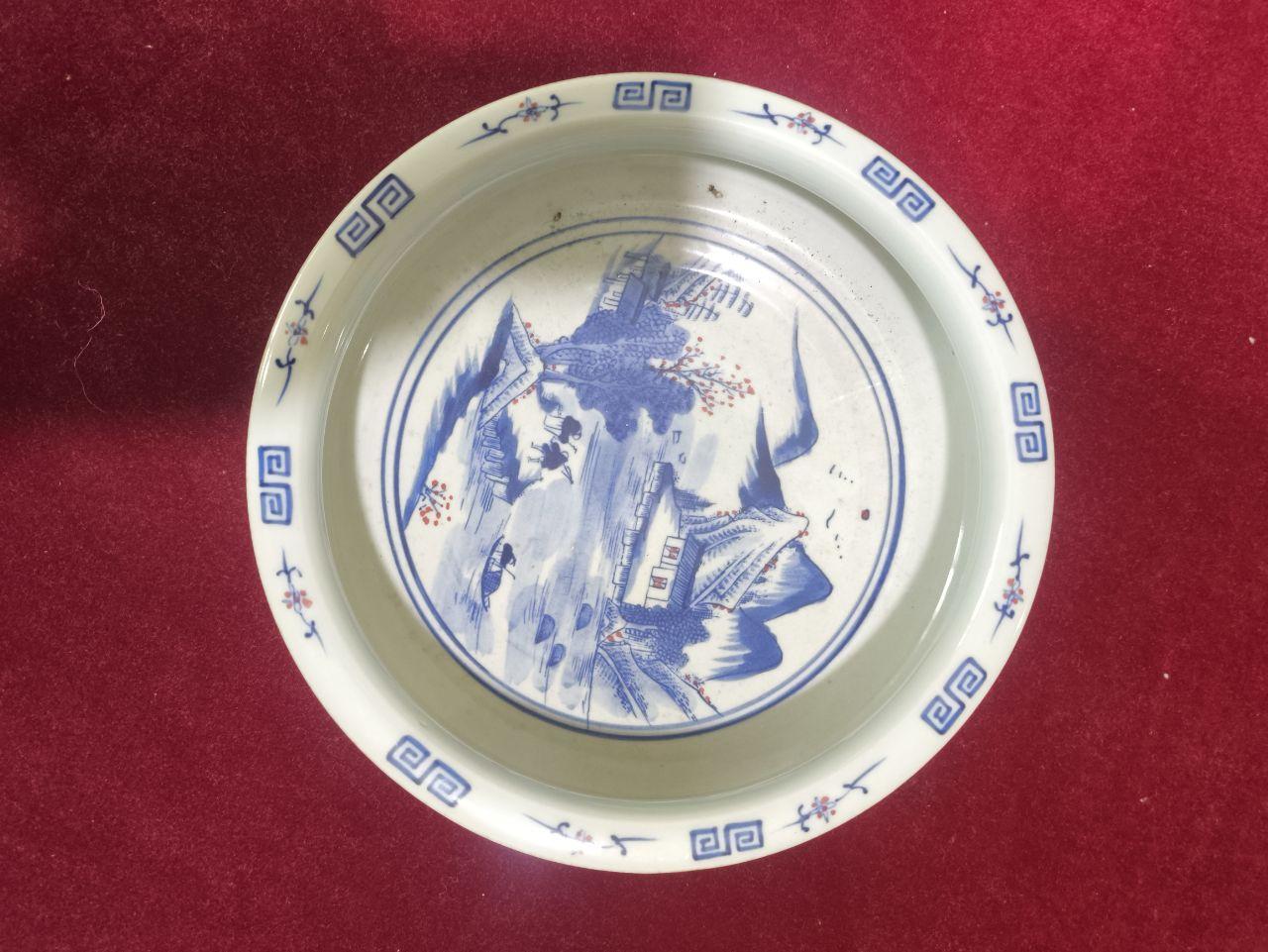 青花山水纹盘
